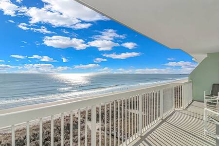 Lovely Spacious Balcony Overlooking the Beach & Sandy Dunes