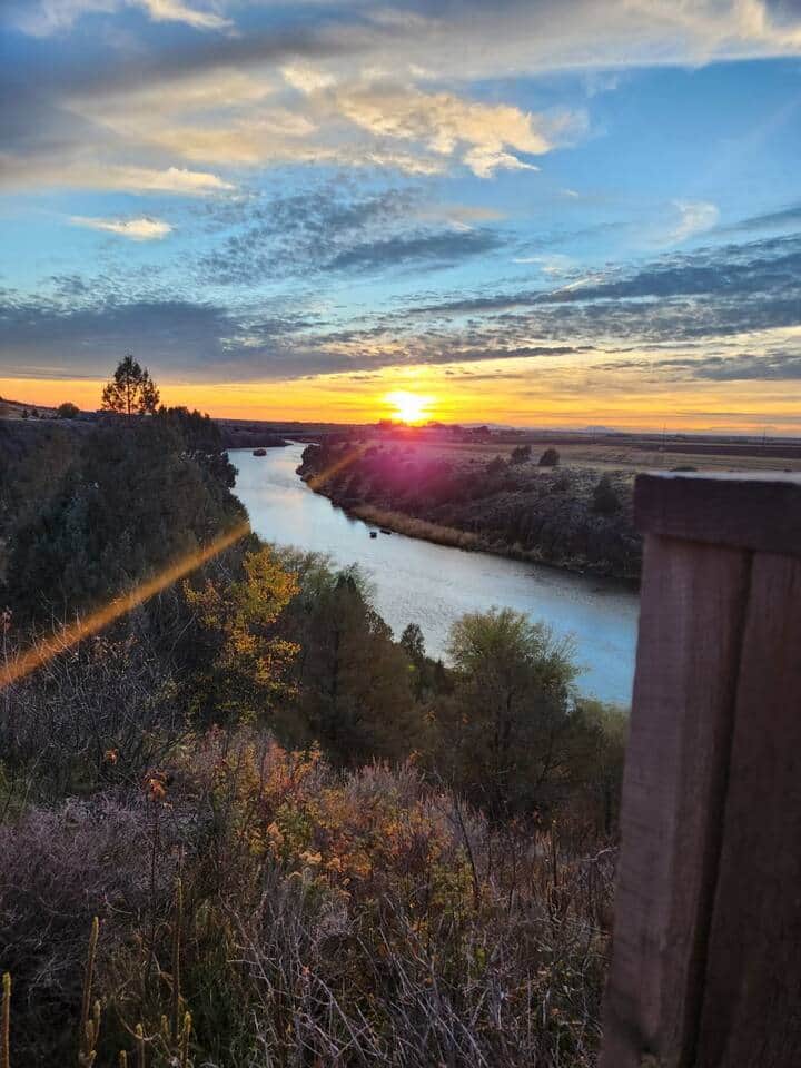 Watch the sunset from one of the 2 decks with your glass of wine to finish off the day of exploring. Watch the sunset from one of the 2 decks with your glass of wine to finish off the day of exploring.