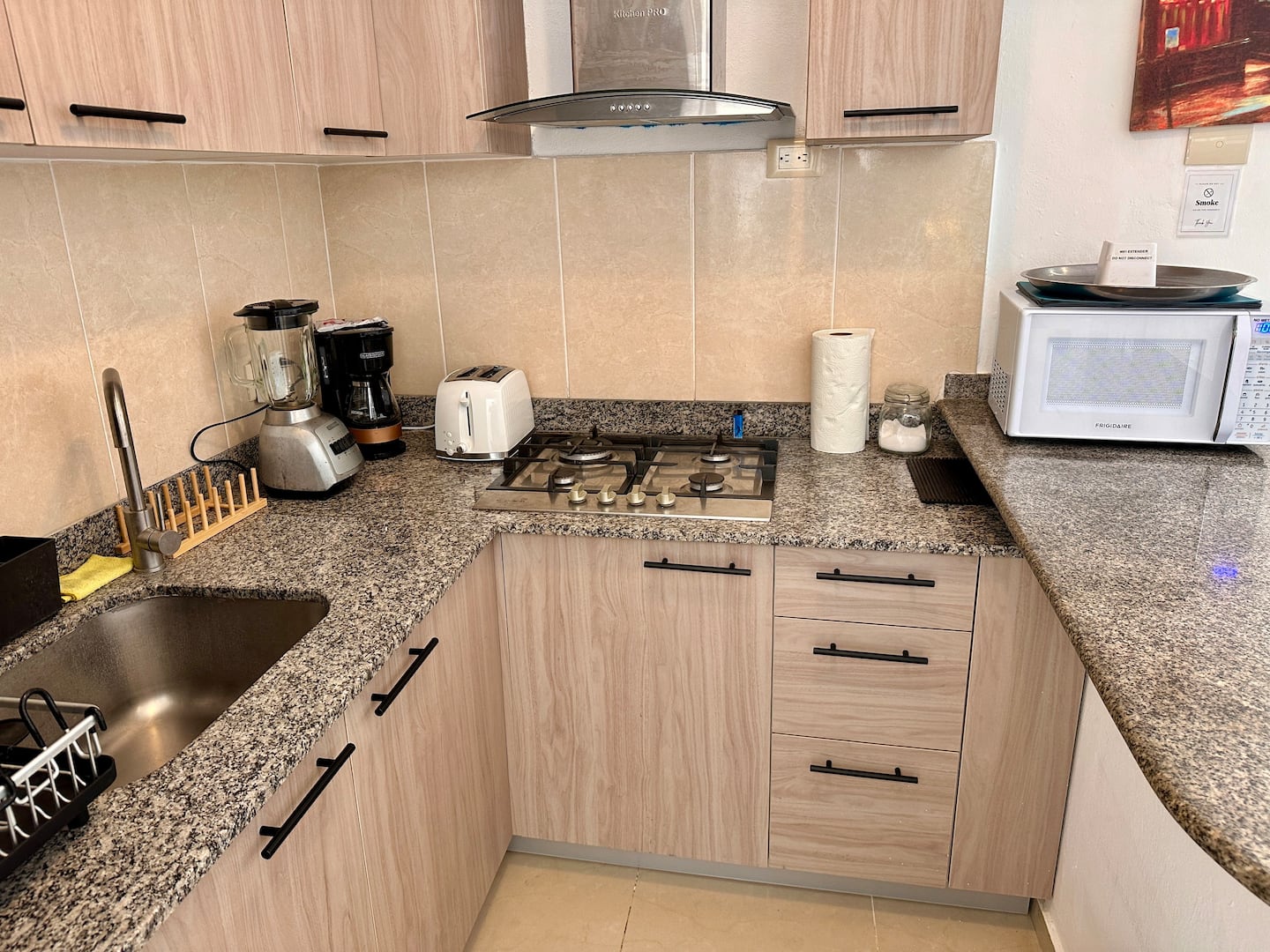 Perfectly located Los Corales, minutes from beach