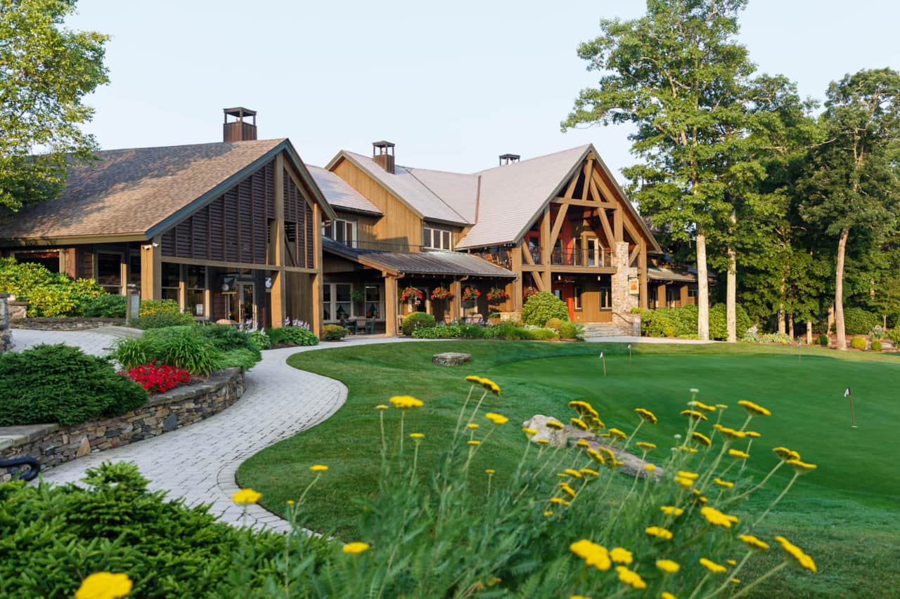 Welcome to the Carolina Hemlock Suite at Falling Leaf Lodge! 