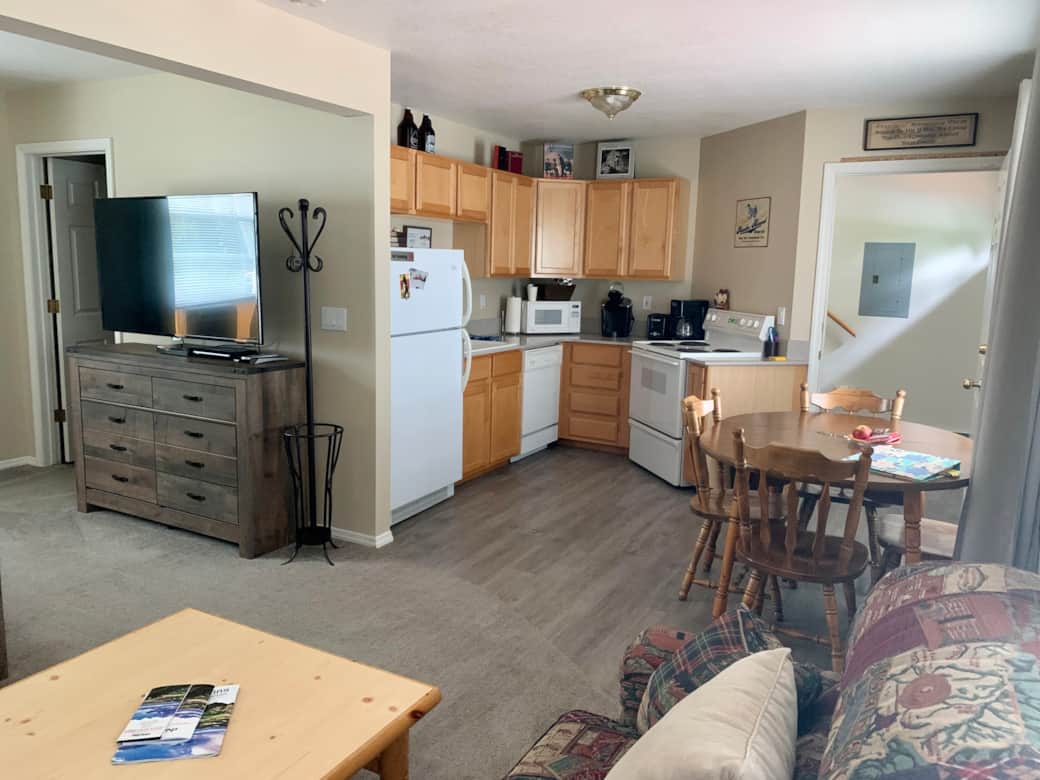Full kitchen, large TV and RoKu for streaming