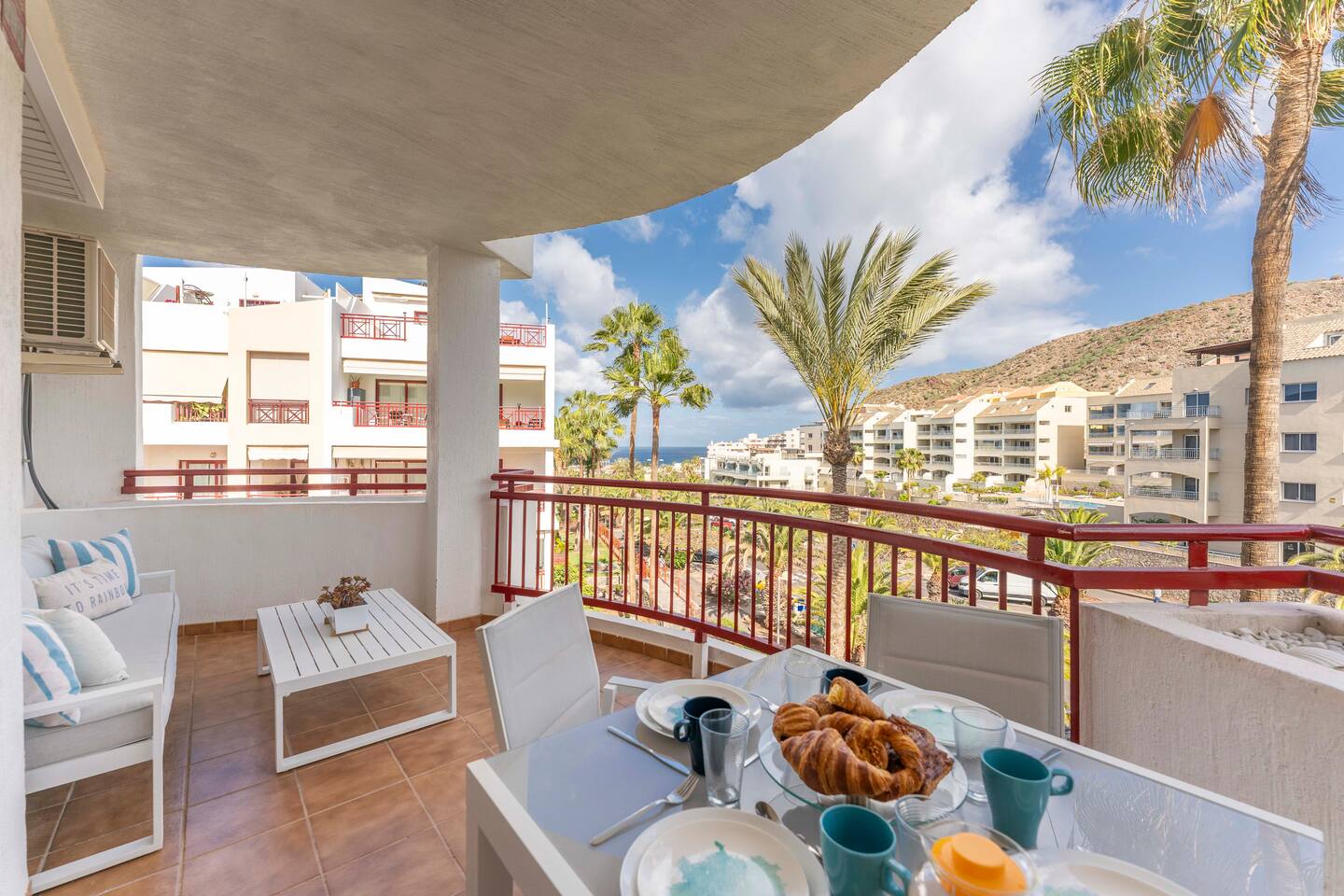 Luma Ocean View Balcony