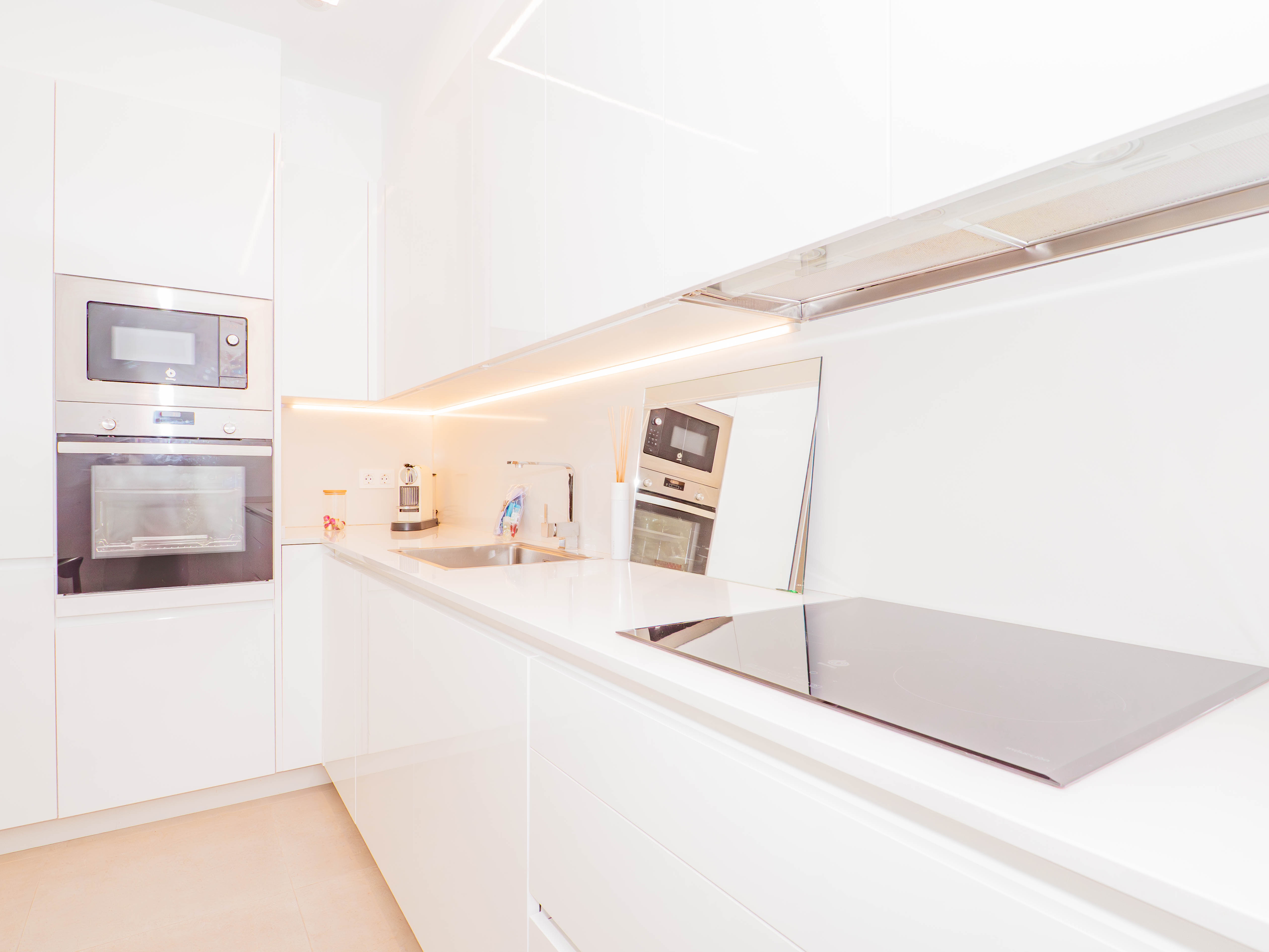 Pi y Margall Suite by YBH