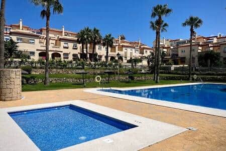 Beautiful, large pool and garden