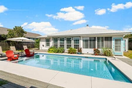 Large Heated/Salt Water Pool with Tiki Bar Large Heated/Salt Water Pool with Tiki Bar