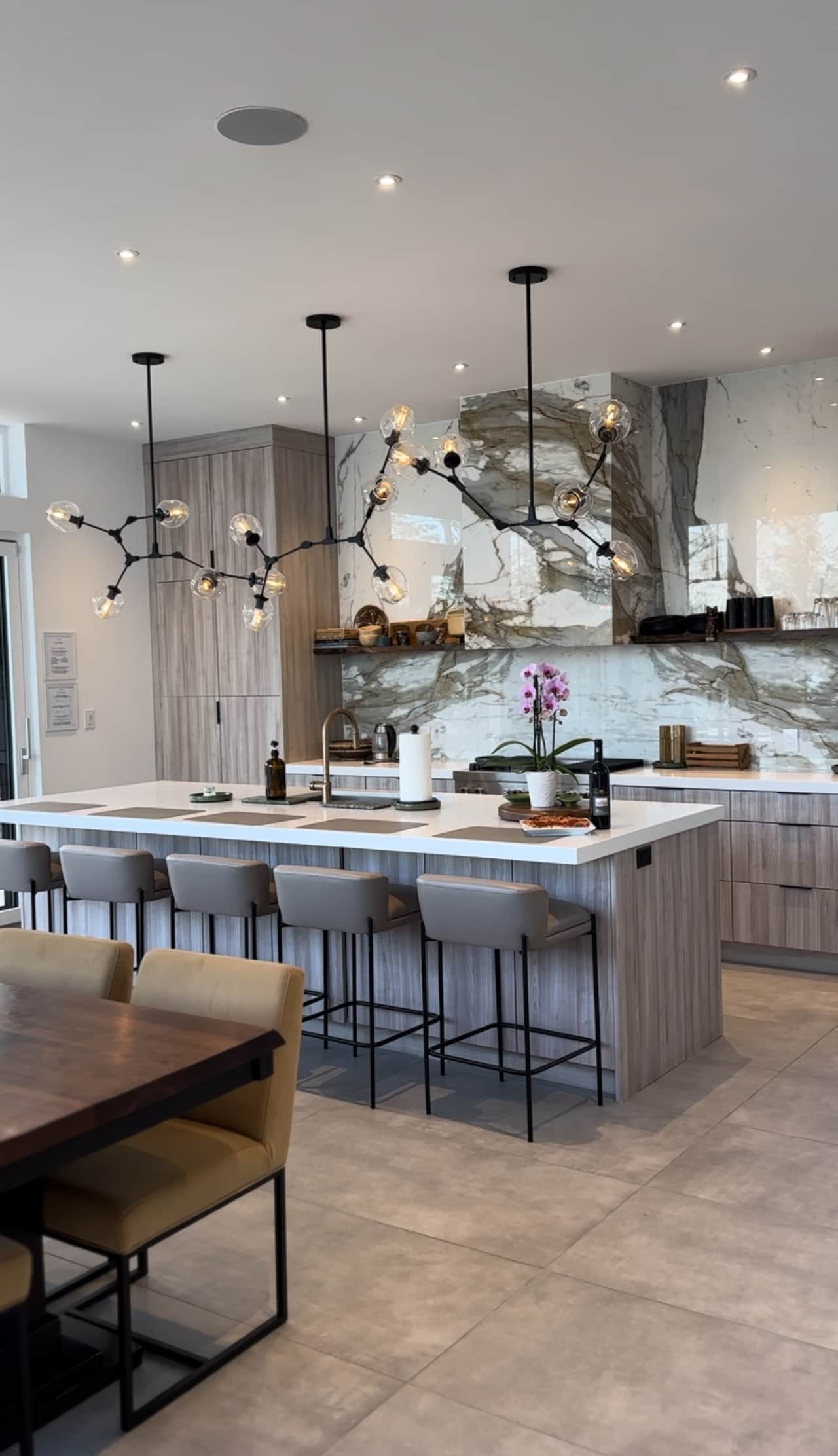 Kitchen Island 