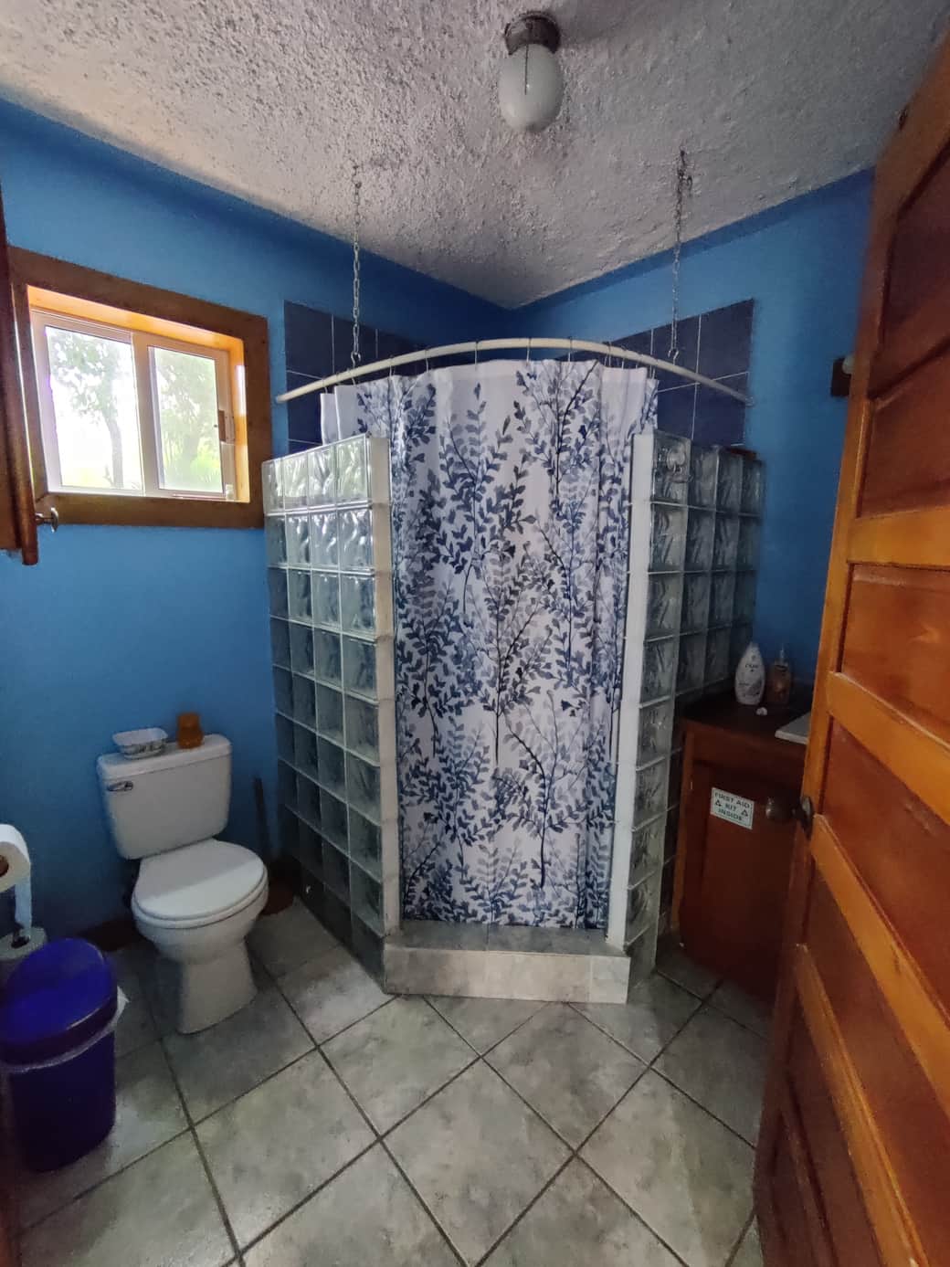 Shower. Shower.