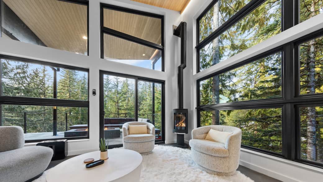 RAVN HAUS - Canopy - Living Room Modern Fireplace Shaggy Rug Treetops _ VRBO RAVN HAUS - Canopy - Living Room Modern Fireplace Shaggy Rug Treetops _ VRBO