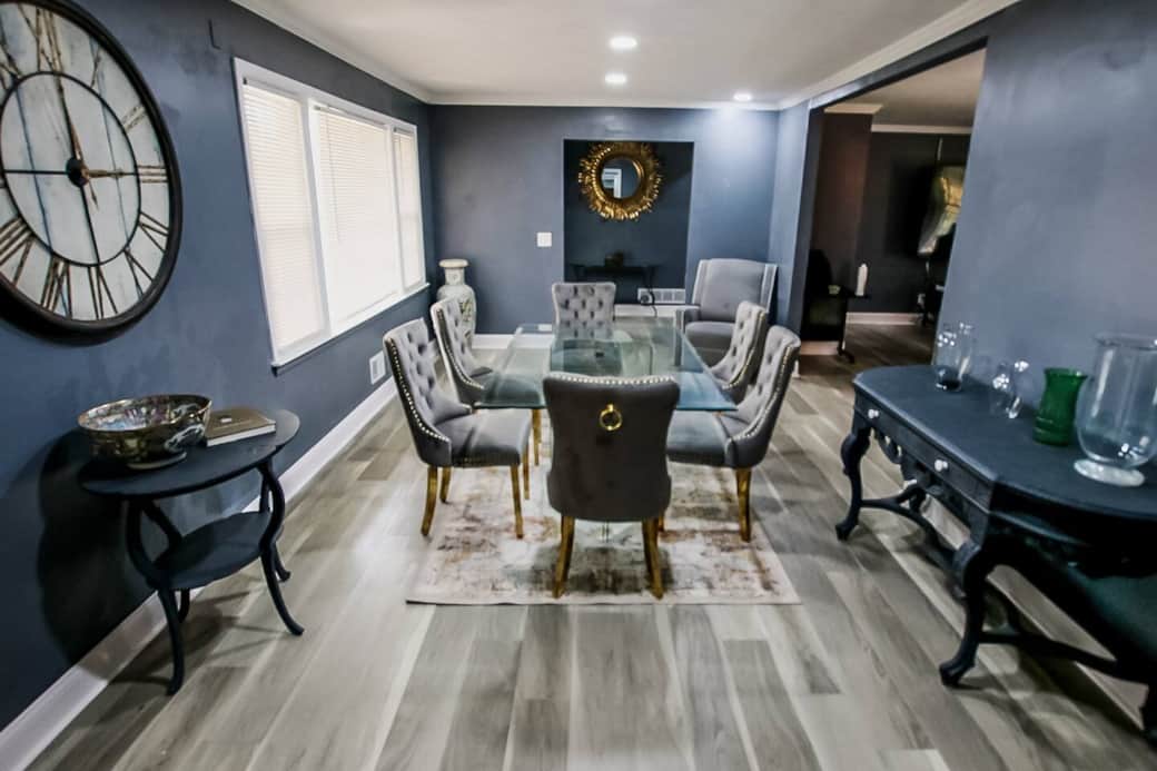 Beautiful Dining Area with a seating of 6 guests. Beautiful Dining Area with a seating of 6 guests.