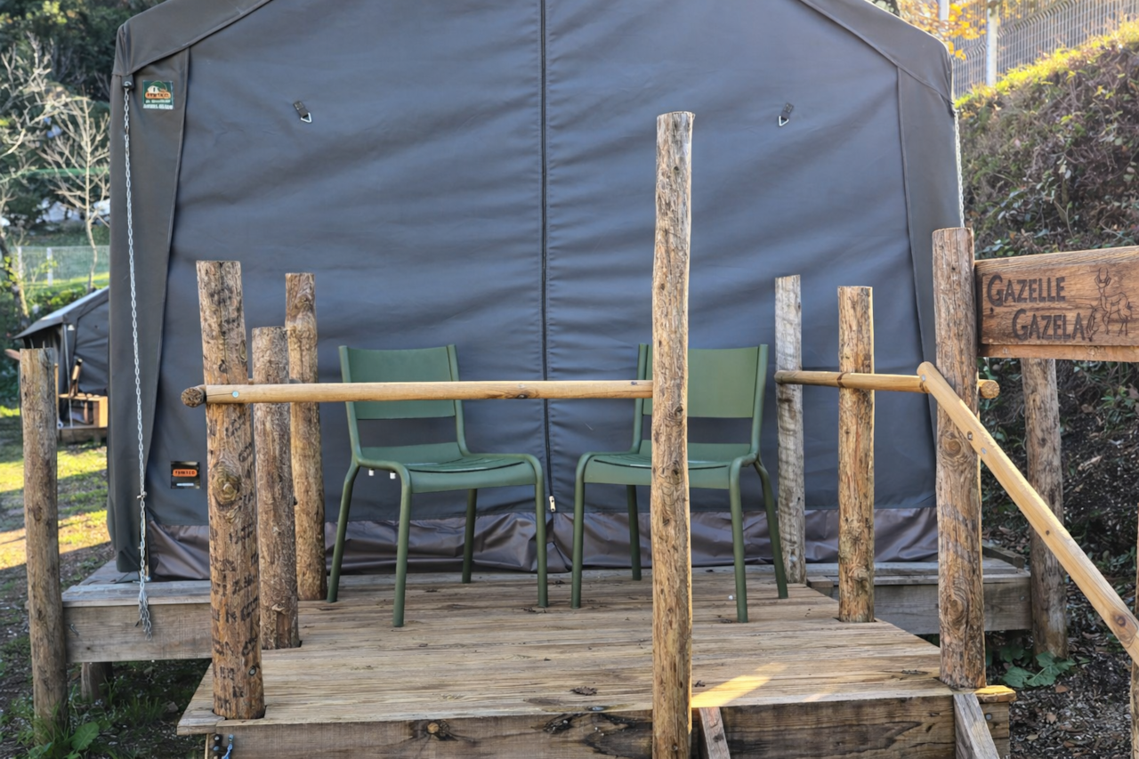 All our safari glamping units offer the same thoughtfully designed interior, combining comfort and simplicity in nature.Each unit is prepared with either a single bed or a king-size bed, and the preferred configuration is confirmed with every guest prior to arrival to ensure a comfortable stay.