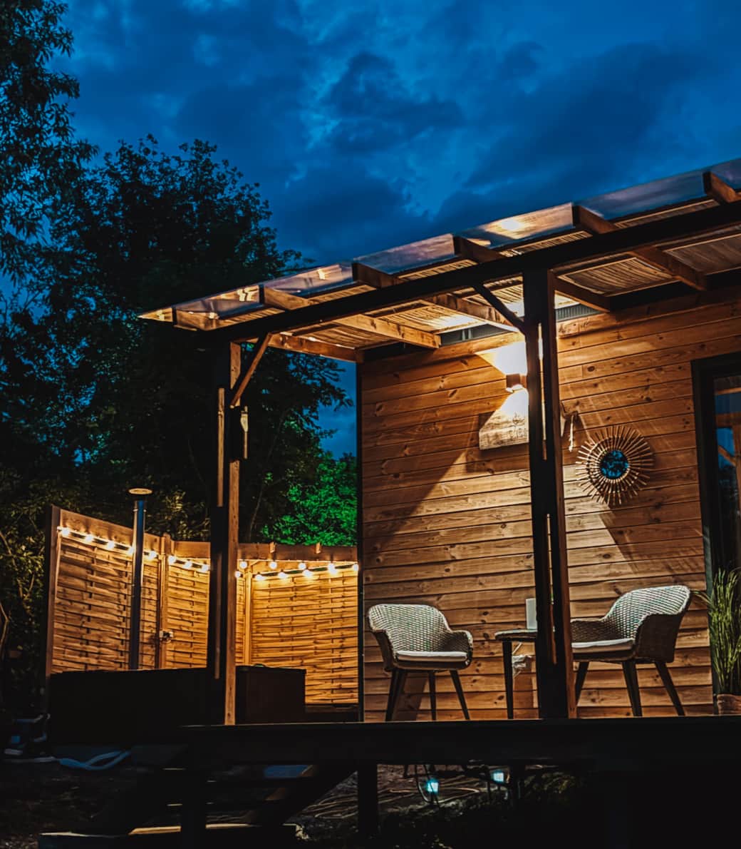 Terrace with private hottub and BBQ Terrace with private hottub and BBQ