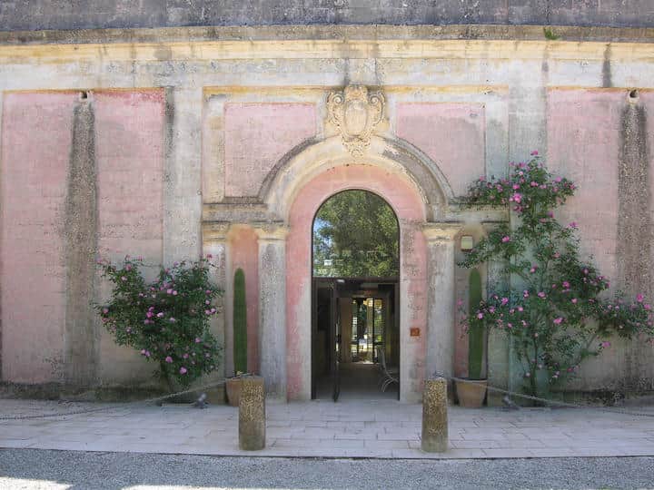Casino Pisanelli -  entrata principale della  antica dimora con giardino e piscina privata