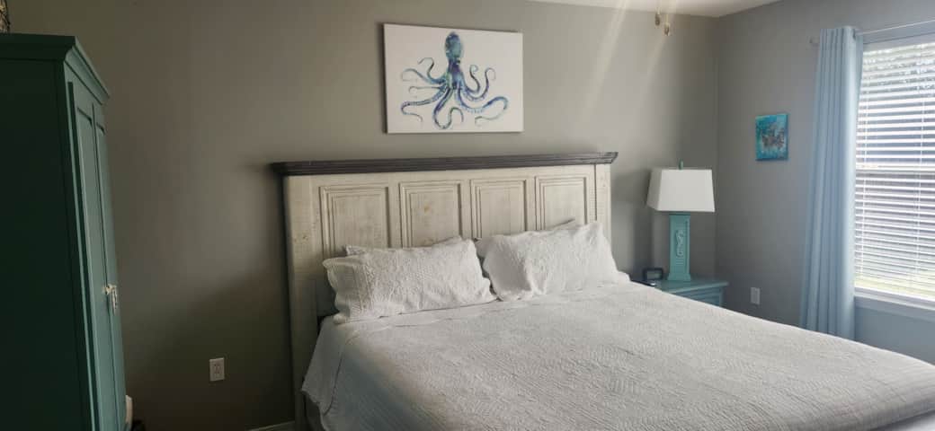 Adjustable King bed with premium mattress