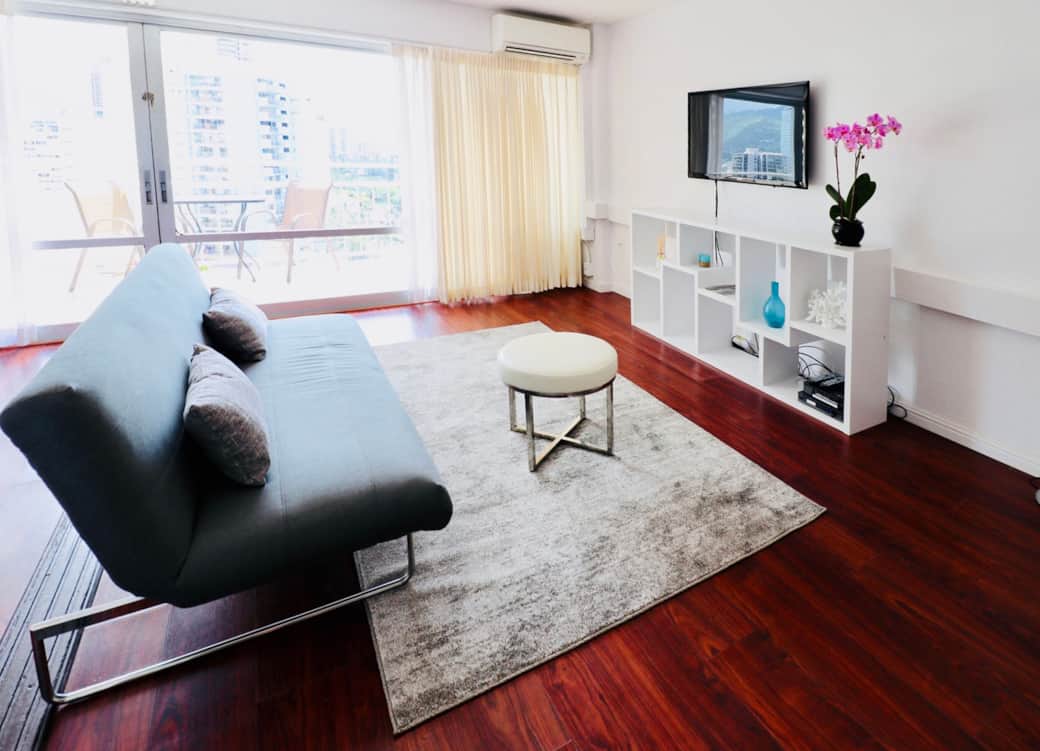 Modern Decor. Modern Decor.