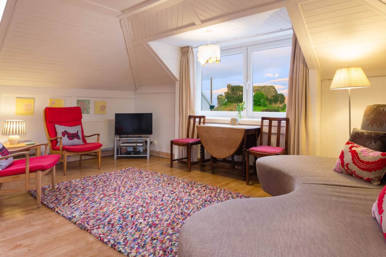 Castle Cottage living room with a view of Aros Castle