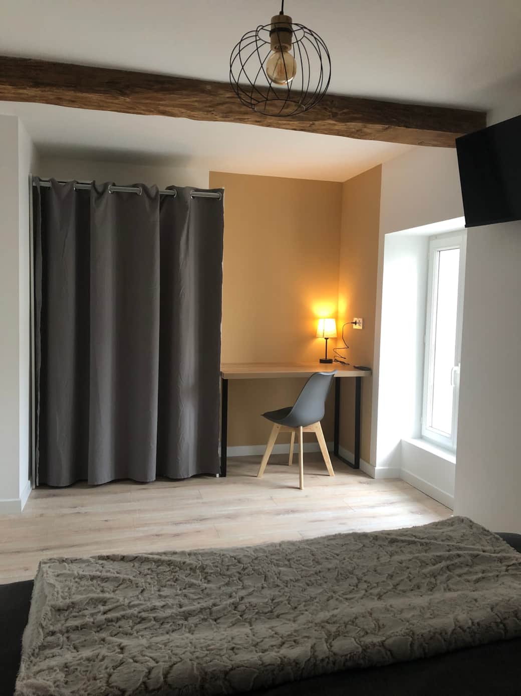 Chambre 1 - espace de travail