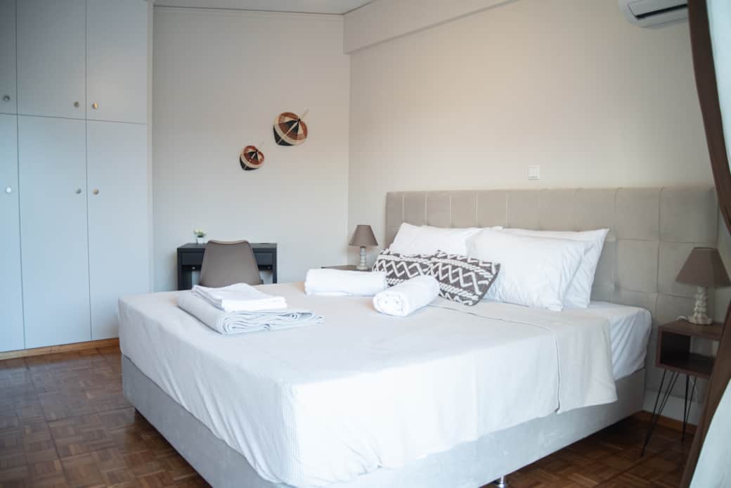 Bedroom king size bed