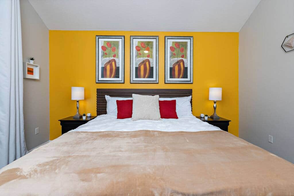 Master Bedroom - King size bed (upstairs) Master Bedroom - King size bed (upstairs)