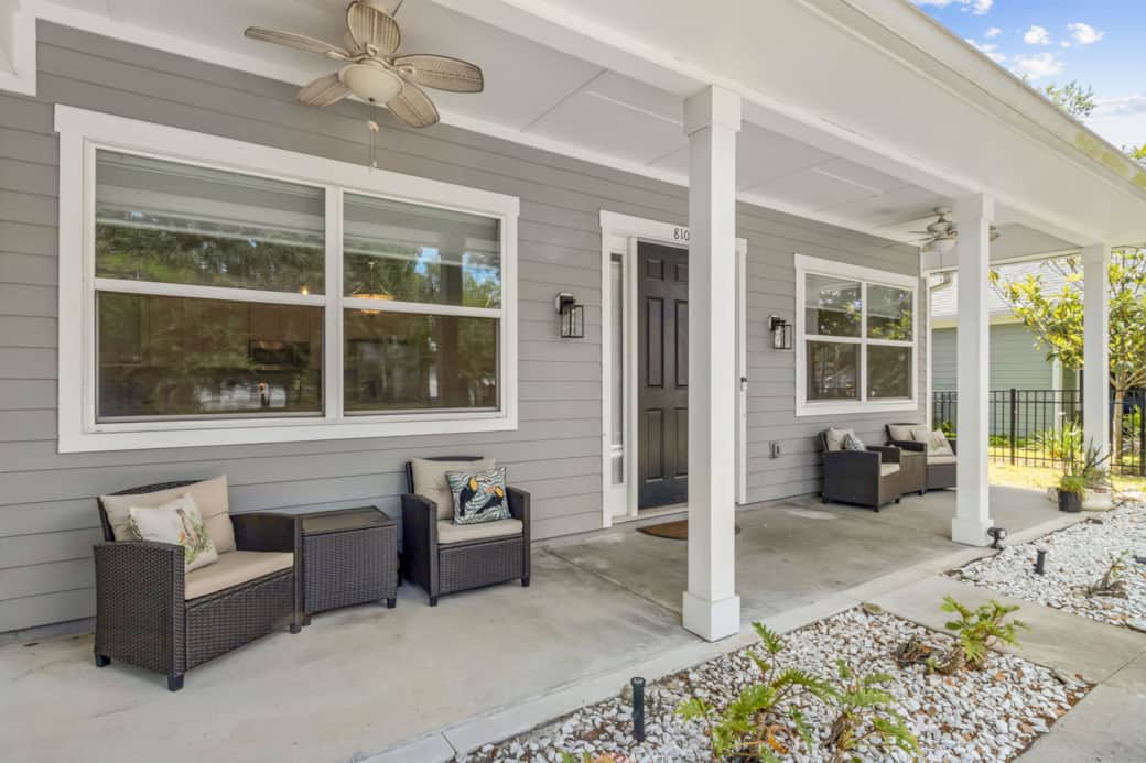 810 S 7th St - Exterior Front Patio