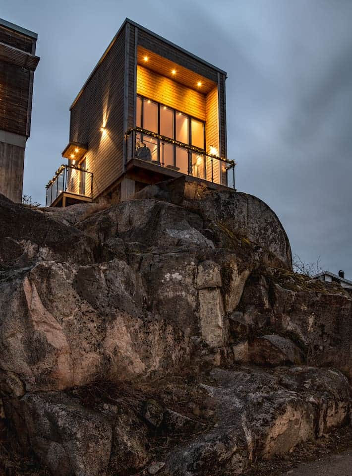 Nailed to the rocks, situated 84 meters above Lake Vättern.
