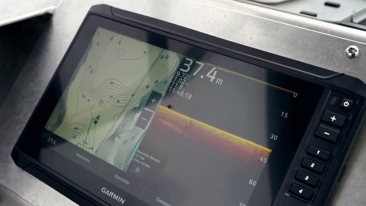 Echolot zeigt Fischsicheln in 37 Metern