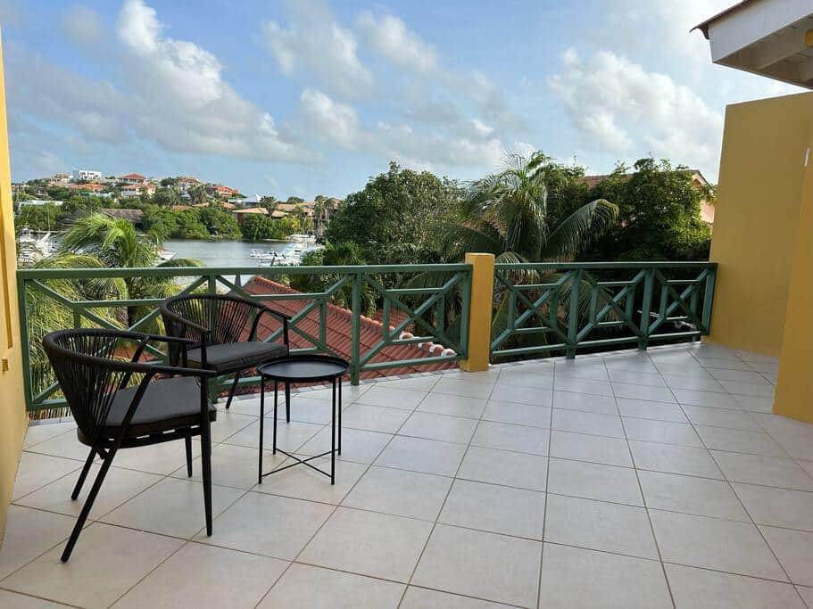 Balcony with view on the water (private on the top floor) Balcony with view on the water (private on the top floor)