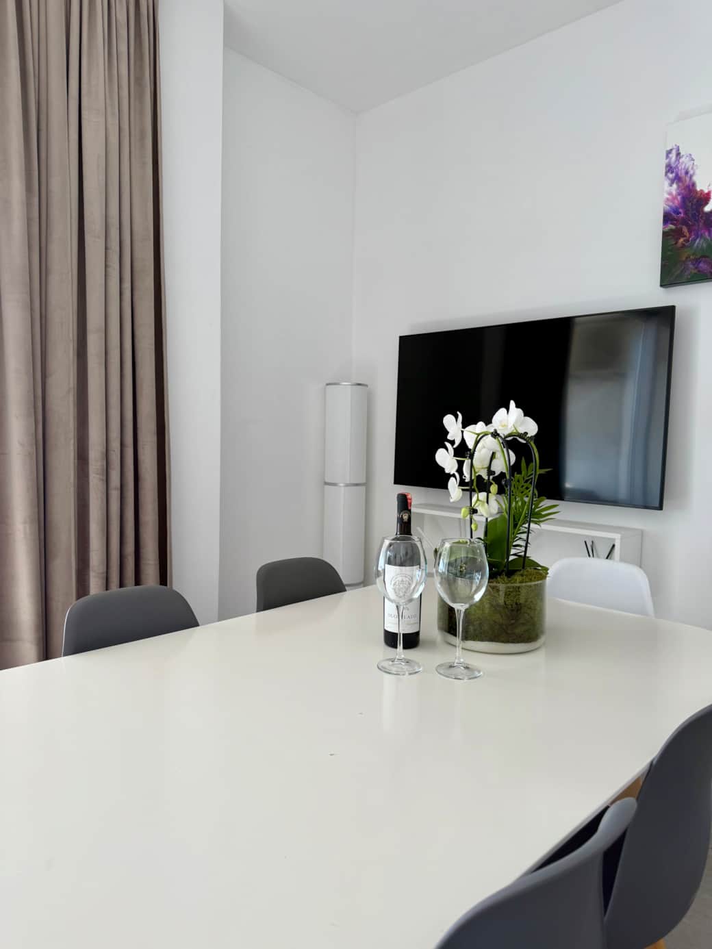 Dining table 