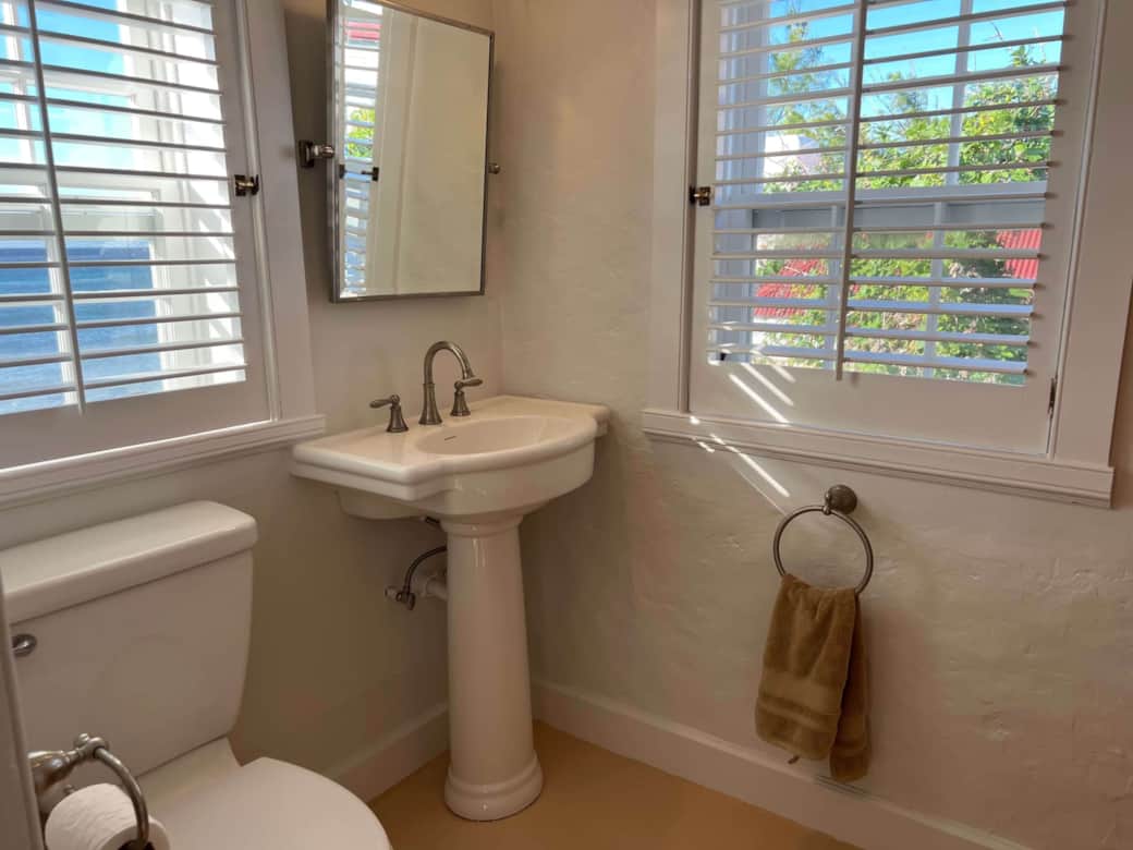 Bathroom salt cay half way house