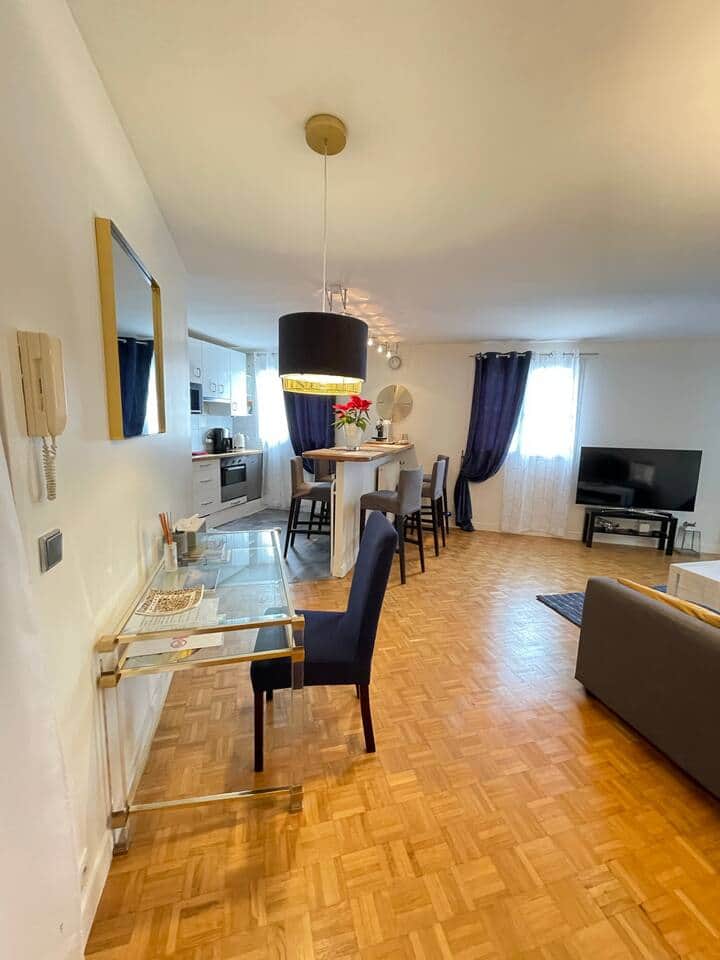 entrée avec coin Bureau entrée avec coin Bureau