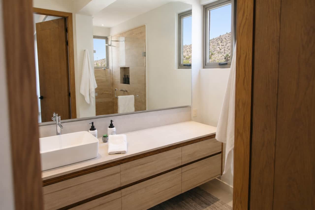 Bathroom 2.jpg
