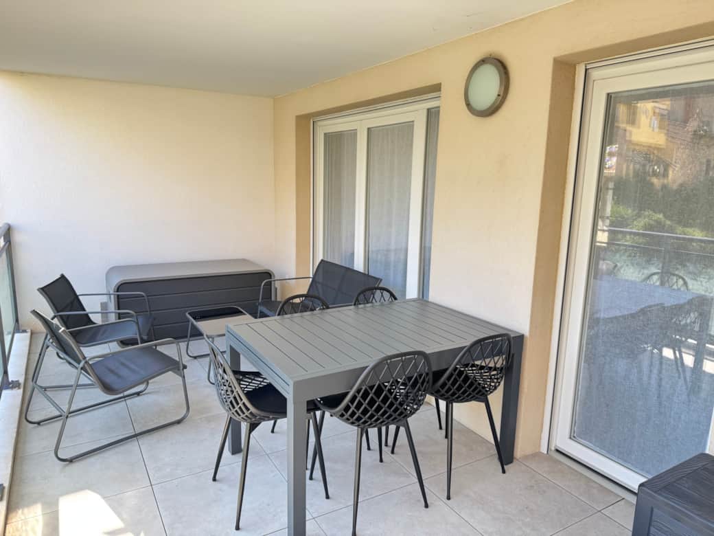 Outdoor lounge set