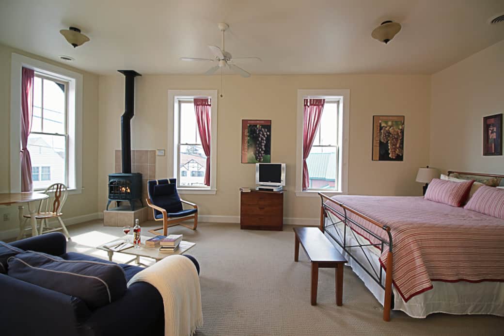 La Crescent Suite-2