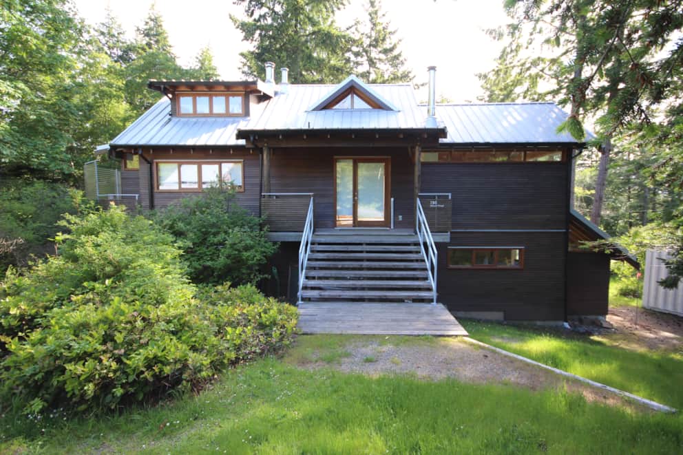 Hornby House Vacation Home in Hornby Island