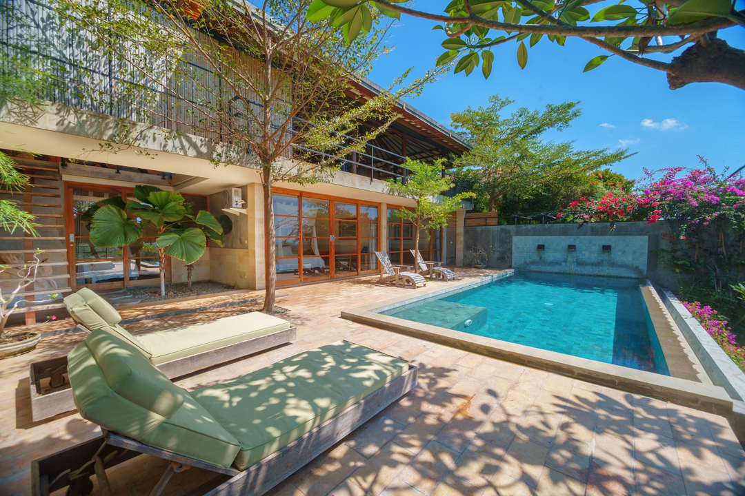 Exterior view of Villa Lana with modern design and landscaped gardens