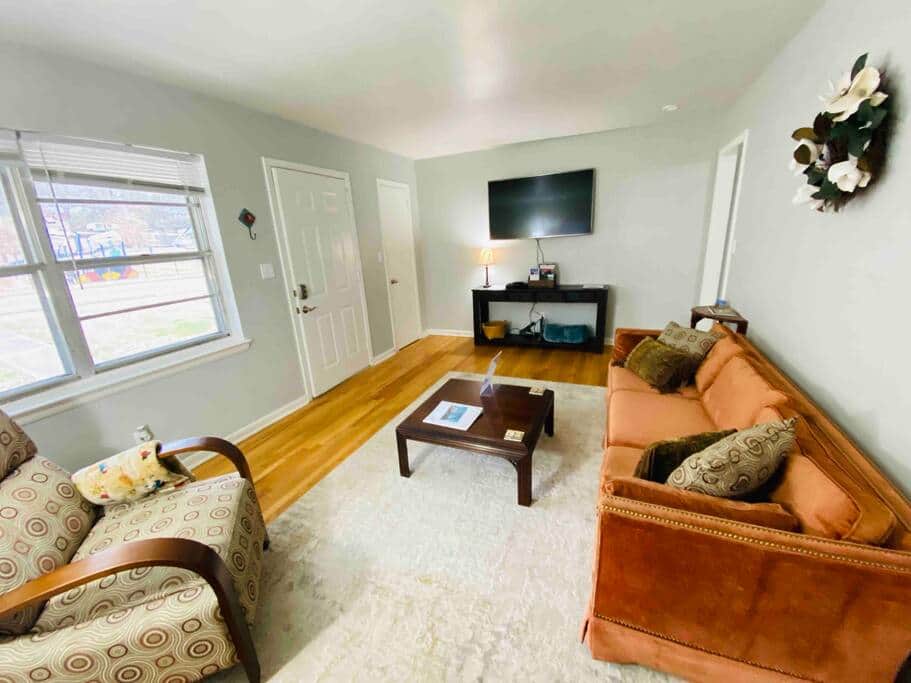 Rest and relax or enjoy company in the cozy living room. Rest and relax or enjoy company in the cozy living room.