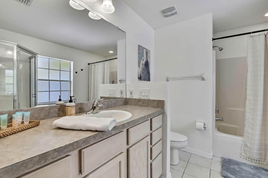 The Manatee Suite Master Bath