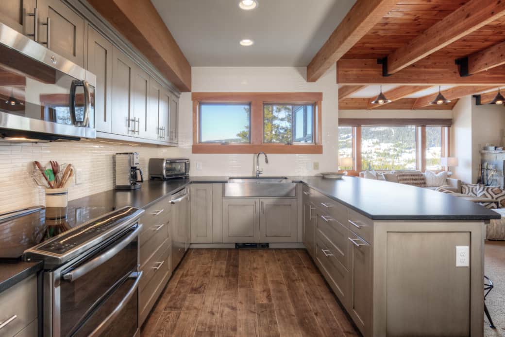 Fully equipped kitchen with all the gadgets