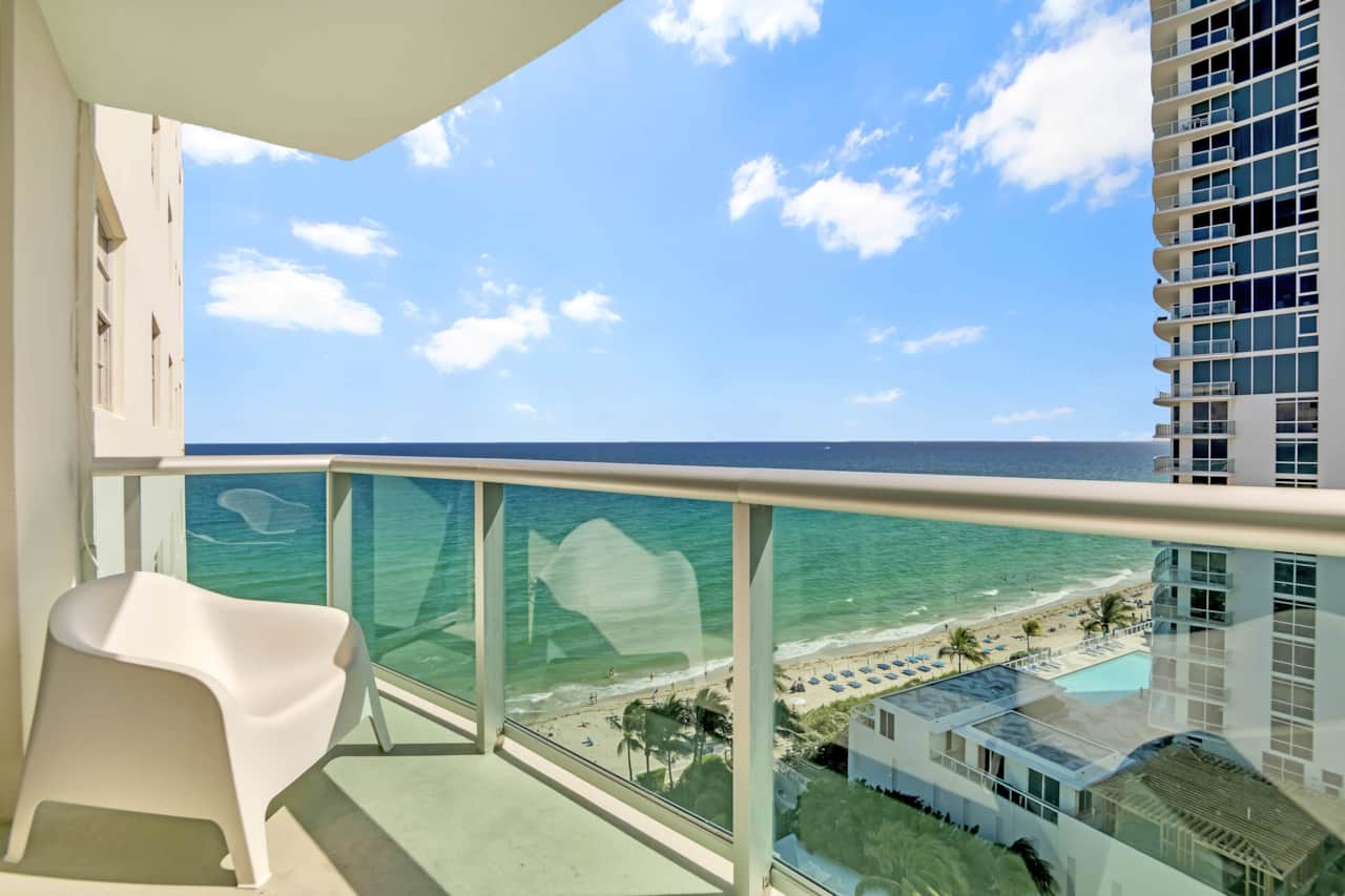 Balcón con vista al mar
