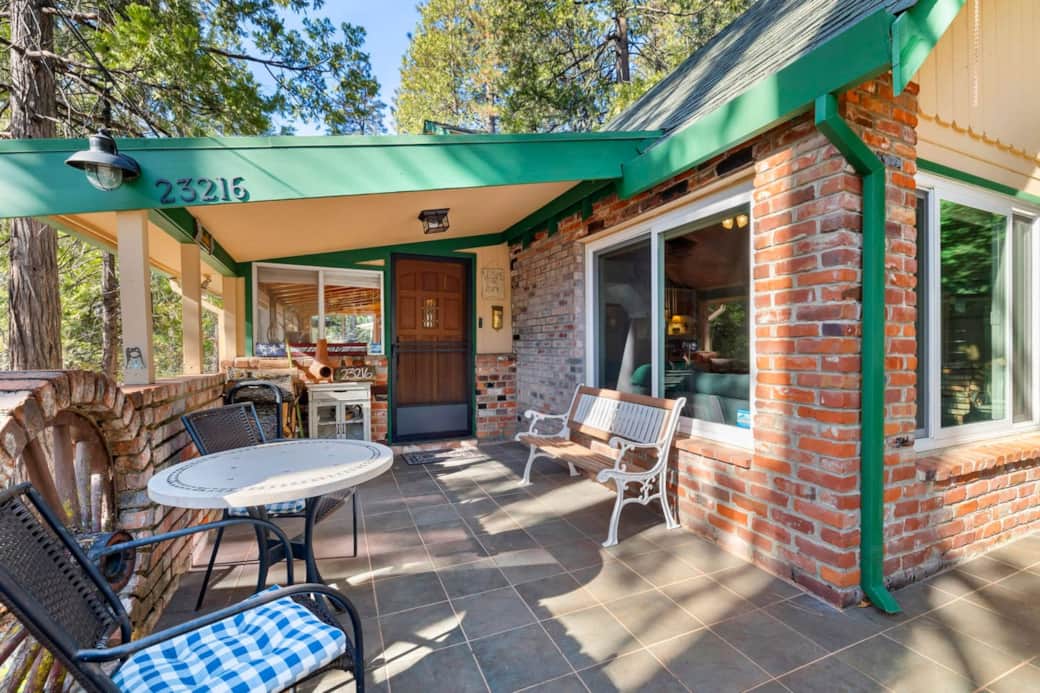 Welcome to the Sierra Nevada Mountains! Step into your mountain escape - where every adventure begins at this front door, offering access to the natural beauty and endless possibilities of the California Sierras. #sierranevadaretreat 