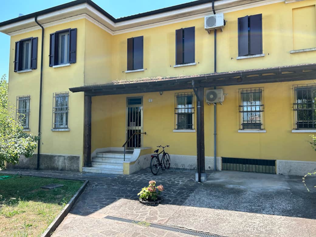 ESTERNO - PORTICO