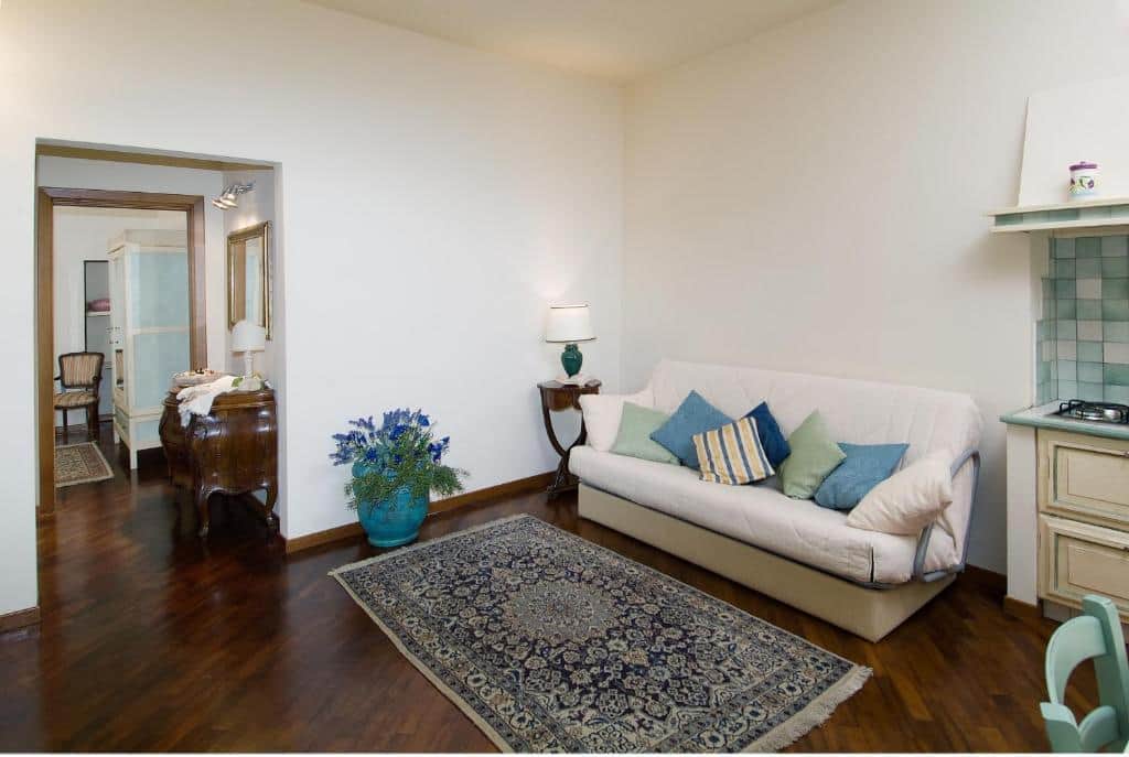 Soggiorno appartamento 7