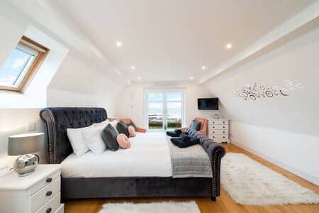 King size bedroom King size bedroom