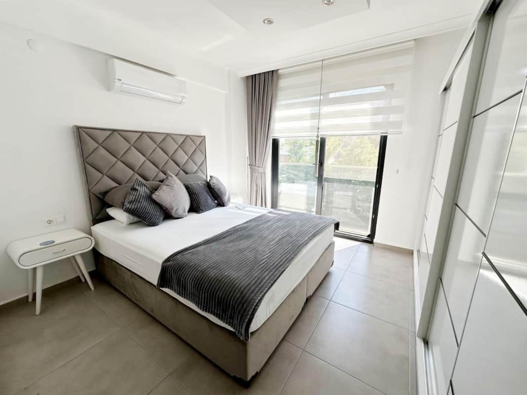 Bedroom 1 (En-suite)