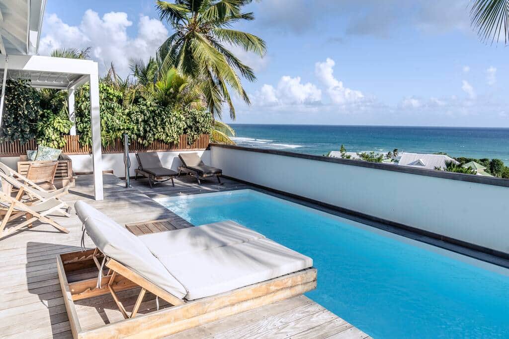 Piscine vue mer