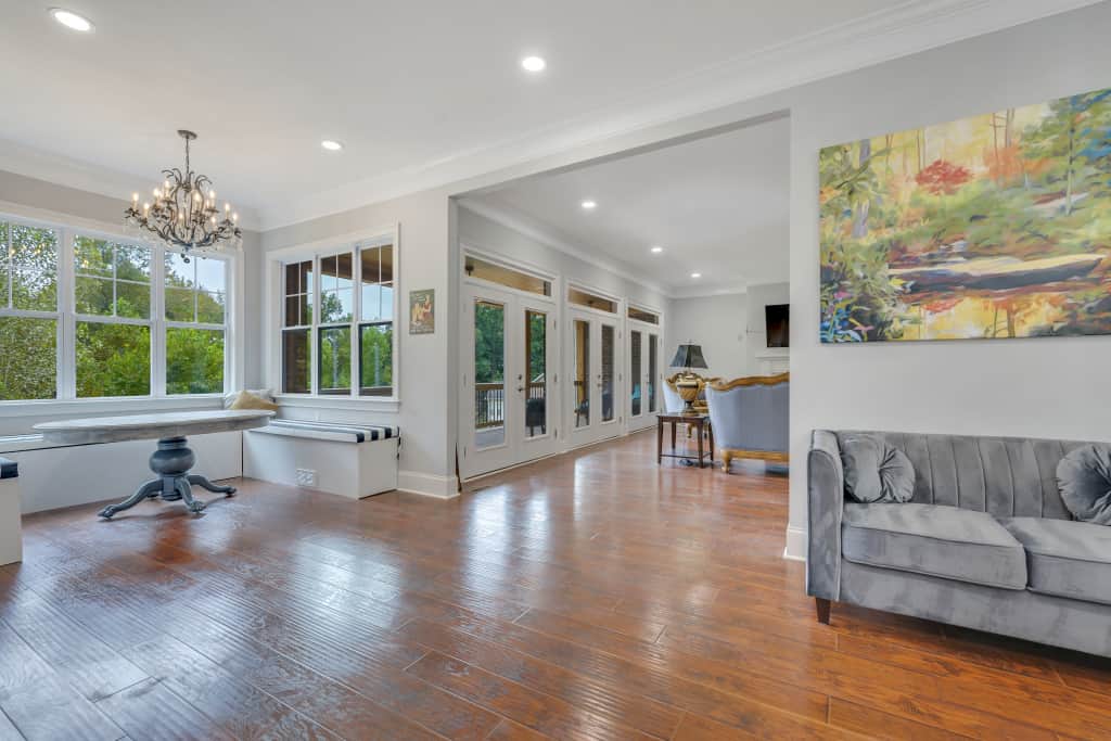 Spacious Main Floor