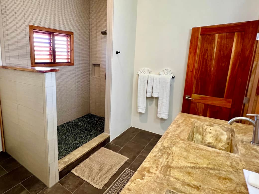 Ensuite bathroom 2