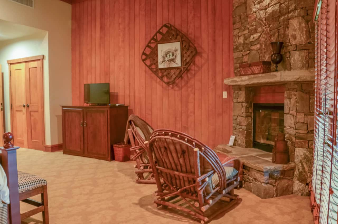 Sitting Area and Gas Log Fireplace