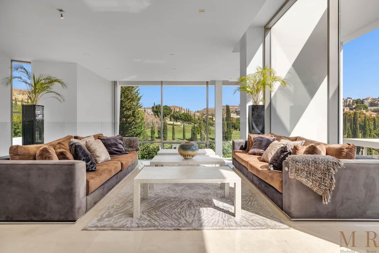 Spacious living room.
