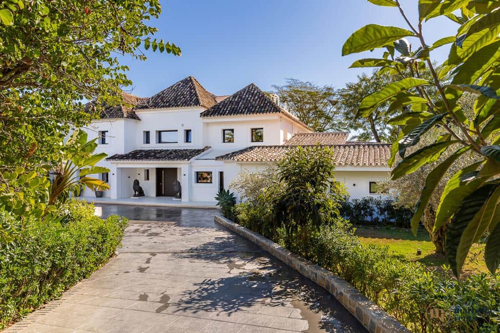 Large and private villa.