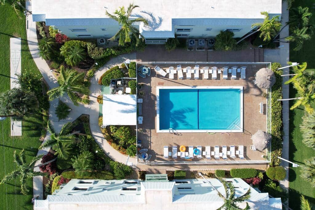 thirtythreebythesea-pool thirtythreebythesea-pool